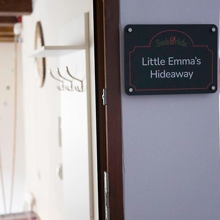 Seek And Hide - Little Emma'S Hideaway บราชอฟ ภายนอก รูปภาพ